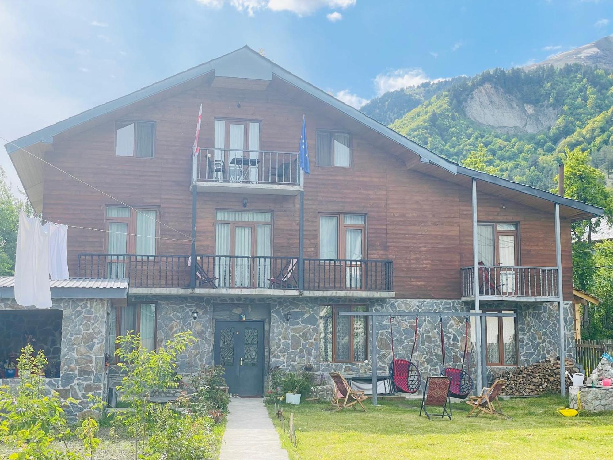 Manana Japaridze'S Guesthouse Μέστια Εξωτερικό φωτογραφία